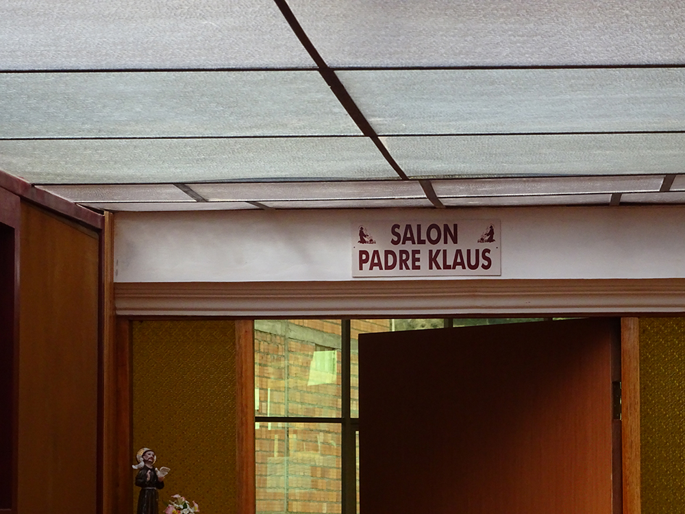 Der neu errichtete Mehrzweckraum wird eindeutig "getauft".